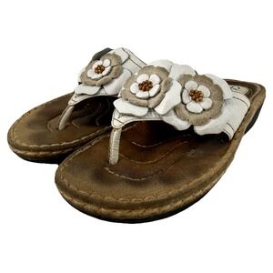 Clarks Artisan Sandals Womens Size 6.5M Thong Wedge White Leather Comfort Flower